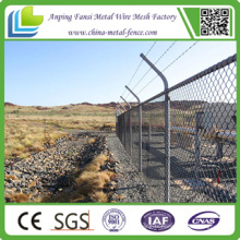 Hot DIP Galvanized Standard Security Chain Link Fence avec le fil de fer barbelé